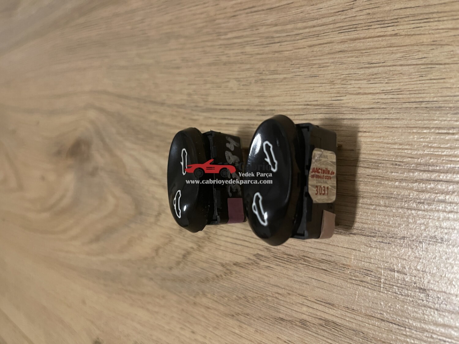 PORSCHE BOXSTER CABRİO 986 UYUMLU TENTE DÜĞMESİ ORJİNAL ÇIKMA TEMİZ 