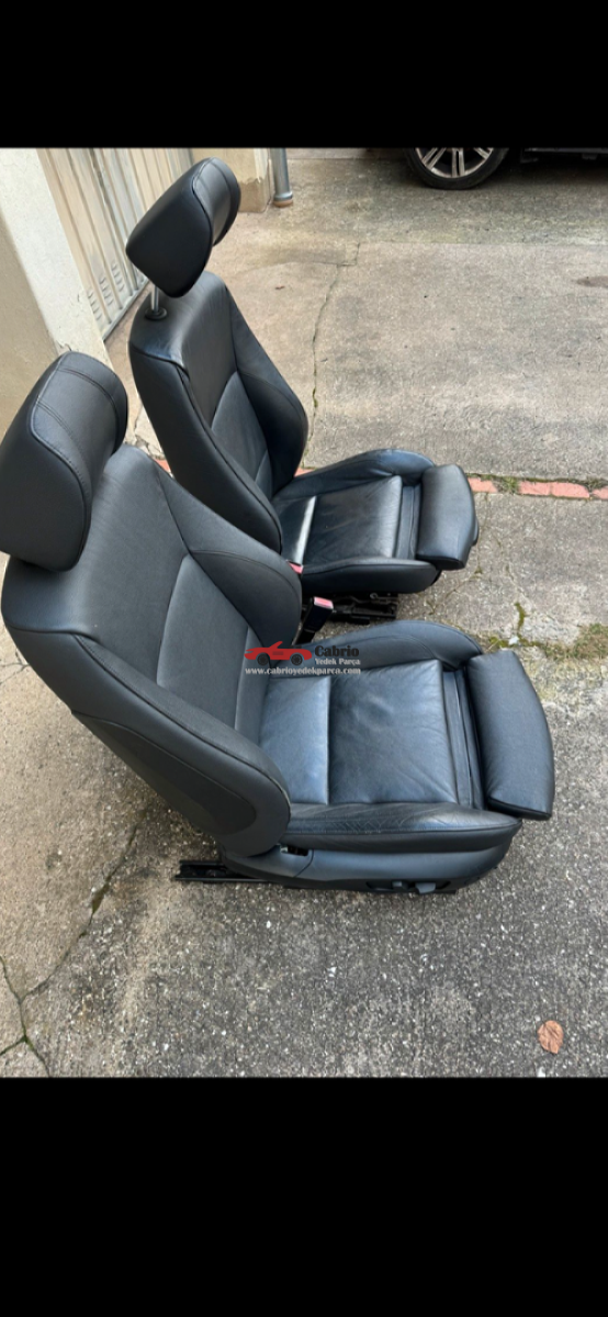 BMW E90 SEDAN 4 KAPI ARAÇ UYUMLU ELEKTRİKLİ MEMORY HAFIZALI RECARO ISITMALI SİYAH DERİ SAĞ SOL KOLTUKLAR ARKA KOLTUKLAR KAPI DÖŞEMELERİ ORJİNAL TEMİZ KOLTUK TAKIMI ORJİNAL ALMANYA 