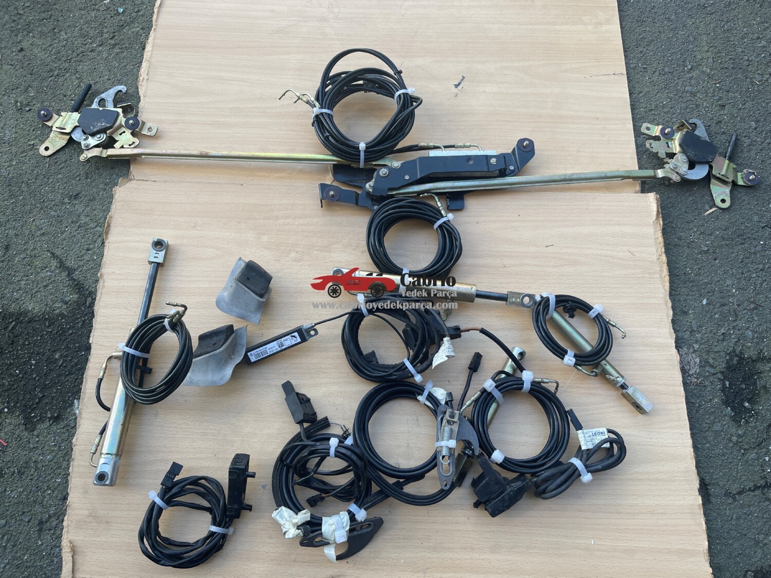 MERCEDES SL R230 CABRİO UYUMLU TENTE HARDTOP HİDROLİK AMORTİSÖRÜ ORJİNAL ÇIKMA TEMİZ A2308001072 A2308001672 A2308000872 A2308001372 A2308001272 A2308001772 A2308000972 A2308001472 A2308001572 A2308001172