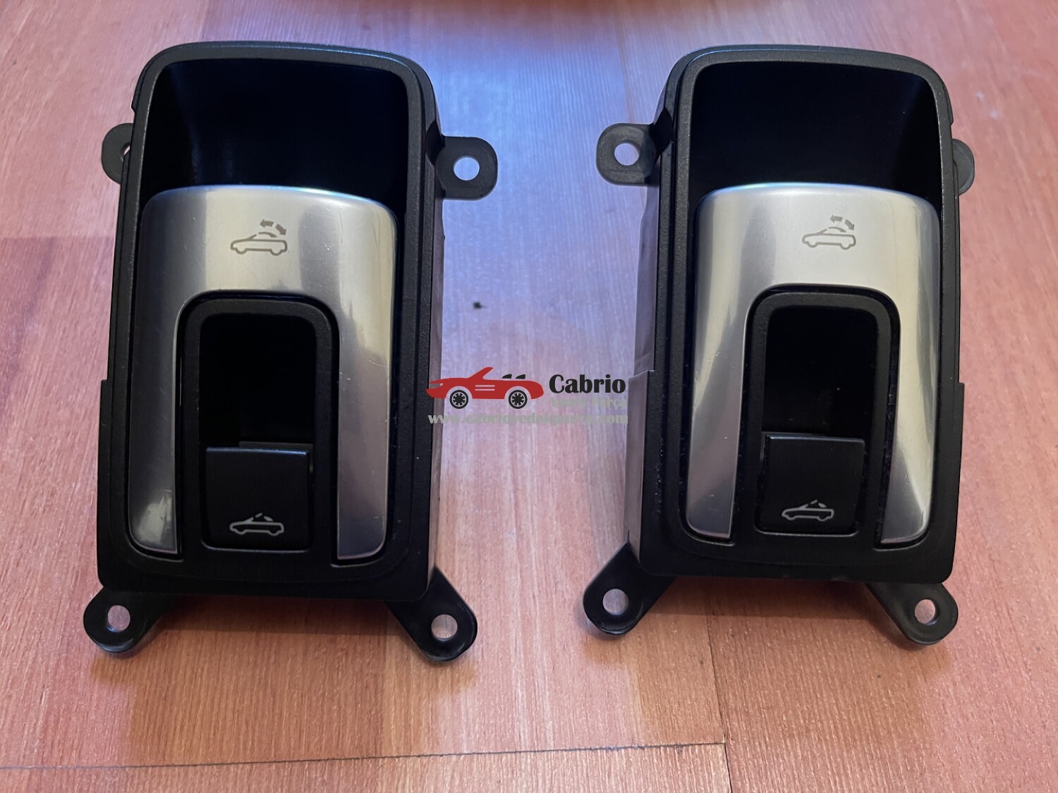 VOLKSWAGEN EOS 1Q0959727B CABRİO UYUMLU TENTE DÜĞMESİ ORJİNAL ÇIKMA TEMİZ