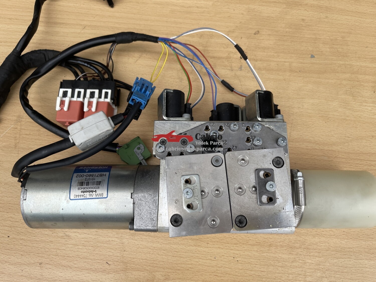 BMW F33 F83 CABRİO UYUMLU ORJİNAL TENTE POMPASI HARDTOP POMPASI ÇIKMA TEMİZ ÇIKMA ORİINAL