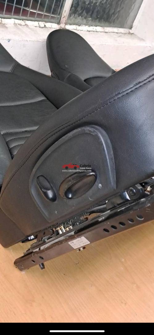 PORSCHE BOXSTER CABRİO 986 UYUMLU 911 996 COUPE CABRİO UYUMLU ORJİNAL SAĞ VE SOL KOLTUK DÜĞMESİ ELEKTRİKLİ ÇIKMA TEMİZ