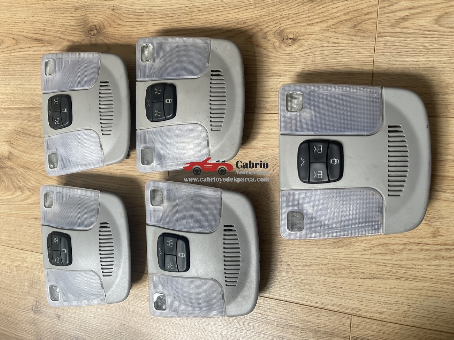 MERCEDES CLK W208 CABRİO UYUMLU ORJİNAL A2088208501 SAĞ SOL ÖN HARİTA OKUMALI İÇ LAMBA İÇ AYDINLATMA ÇIKMA TEMİZ 