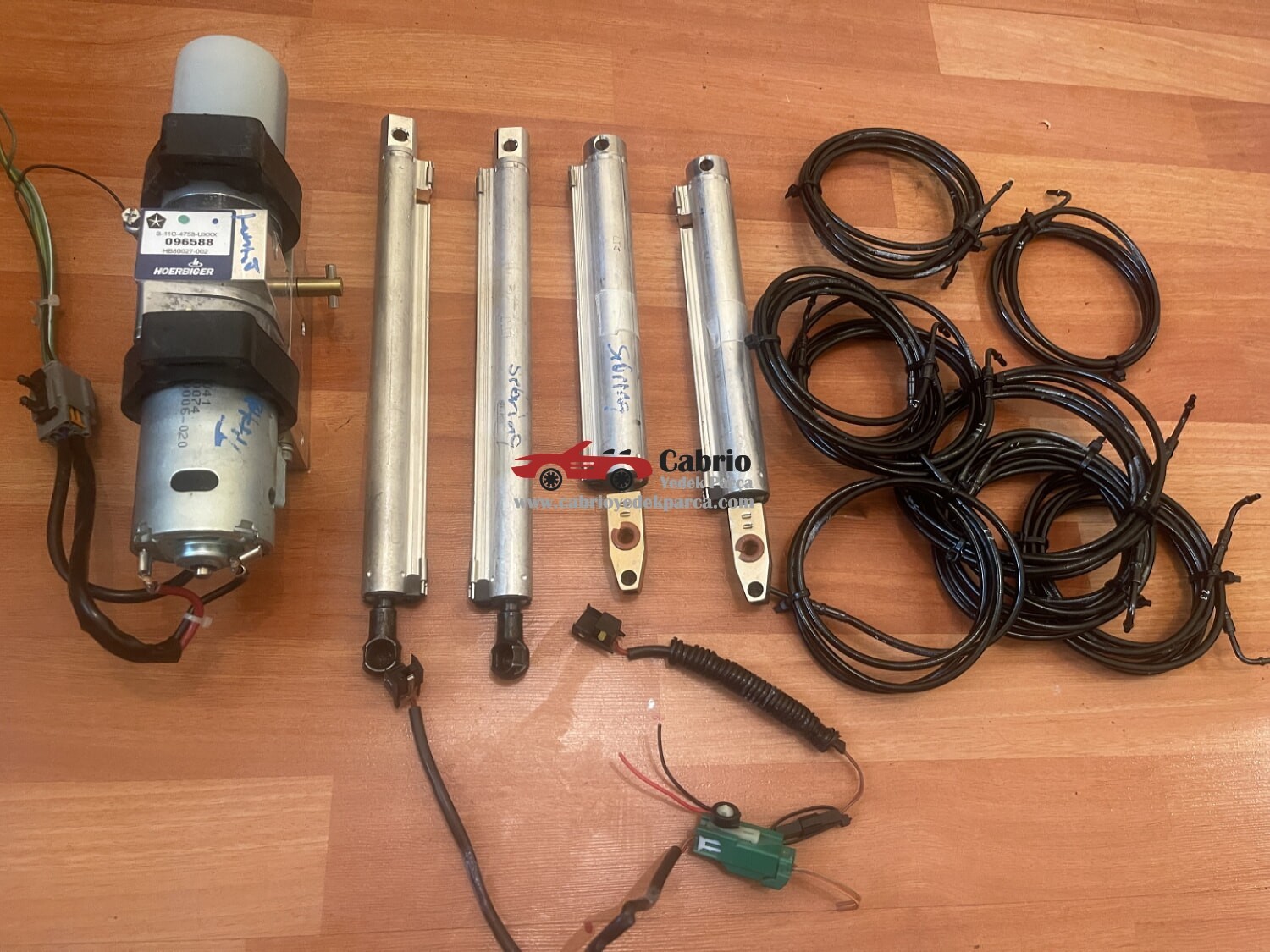 CHRYSLER SEBRİNG CABRİO 3 CRD LİMİTED MODEL UYUMLU ORJİNAL TENTE AMERTİSÖRÜ ÇIKMA TEMİZ