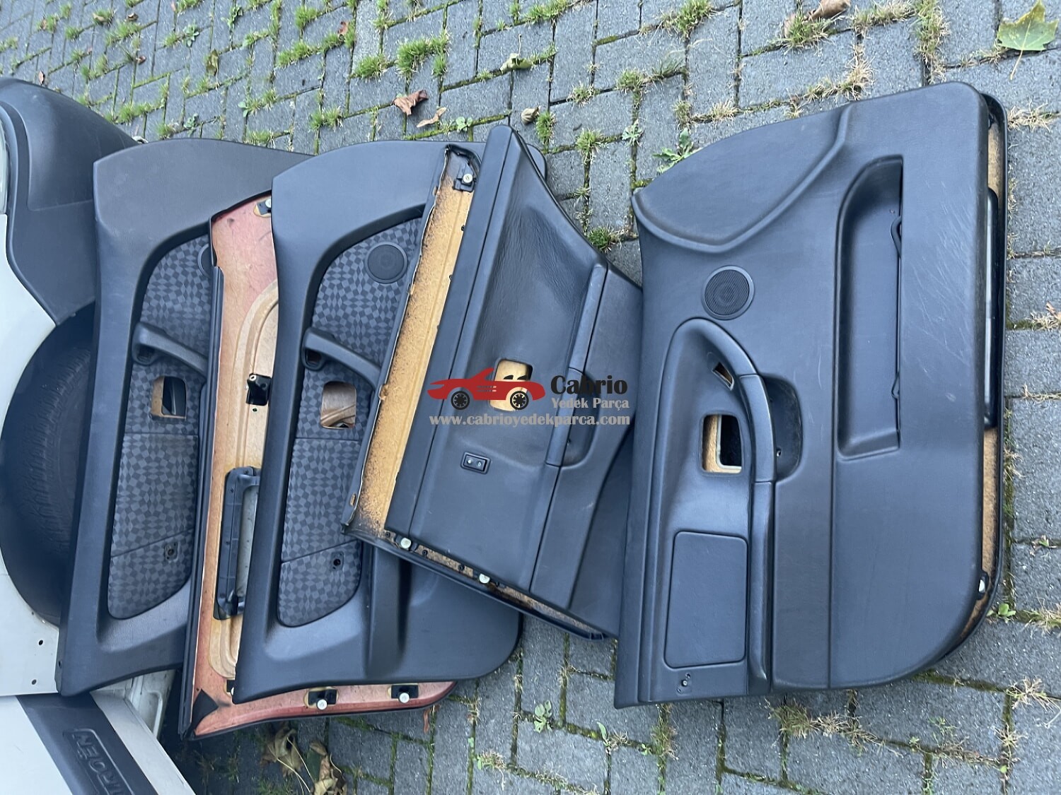 BMW E36 SEDAN UYUMLU ORJİNAL DERİ SİYAH M MODELDEN ÇIKMA DÖŞEME TAKIMI SAĞ SOL ÇIKMA TEMİZ