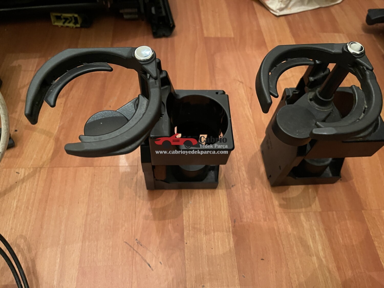 MERCEDES CLK W208 CABRİO COUPE UYUMLU ORJİNAL BARDAKLIK MODELİ ÇIKMA TEMİZ YAN SANAYİ ÇÖPLERLE KARŞILAŞTIRMAYIN
