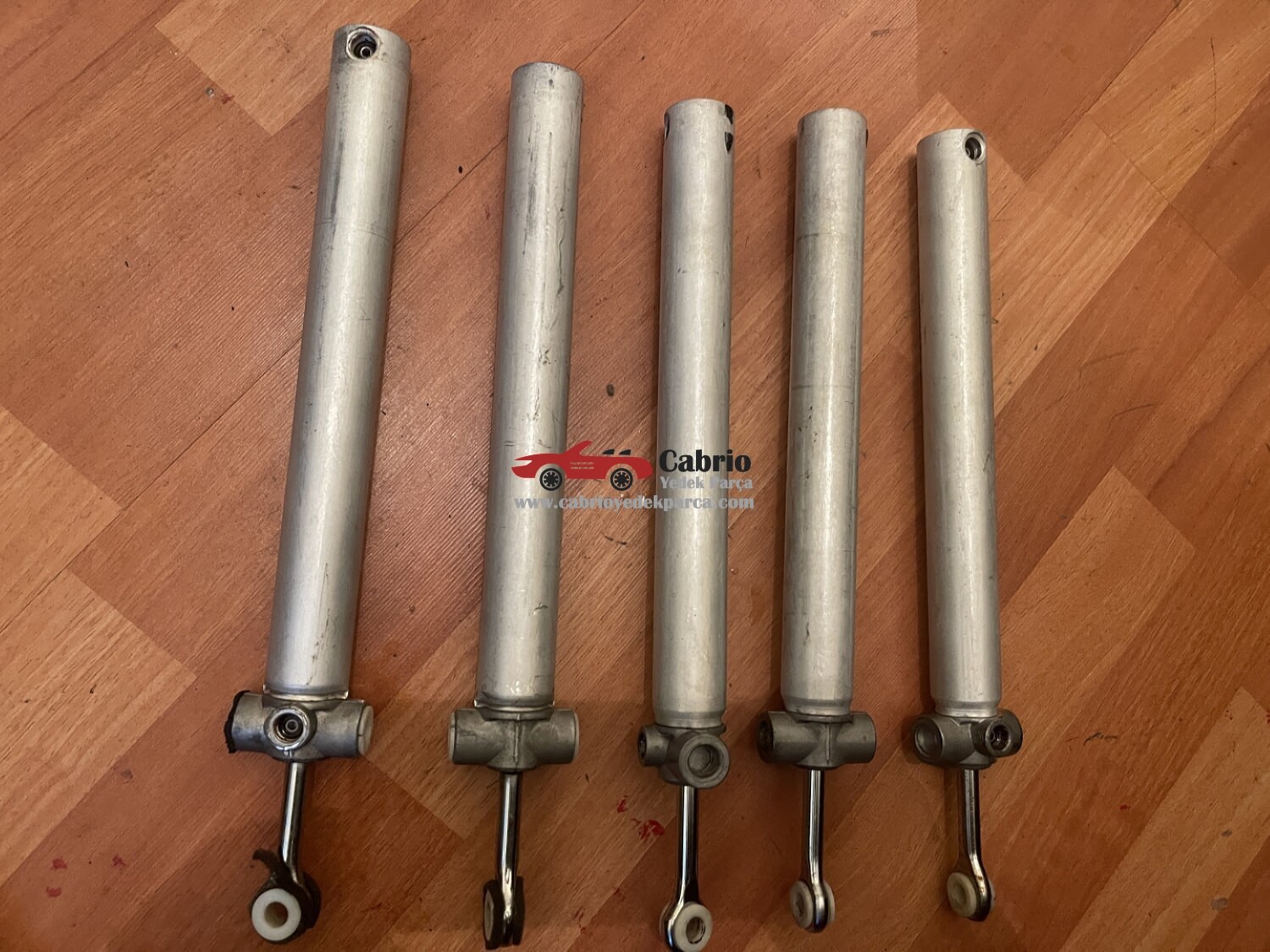 CHRYSLER CABRİO JR SEBRİNG UYUMLU ORJİNAL TENTE AMERTİSÖRÜ ÇIKMA TEMİZ YAN SANAYİ REPLİKA ÇİN ÇÖPLERLE KARŞILAŞTIRMAYIN 