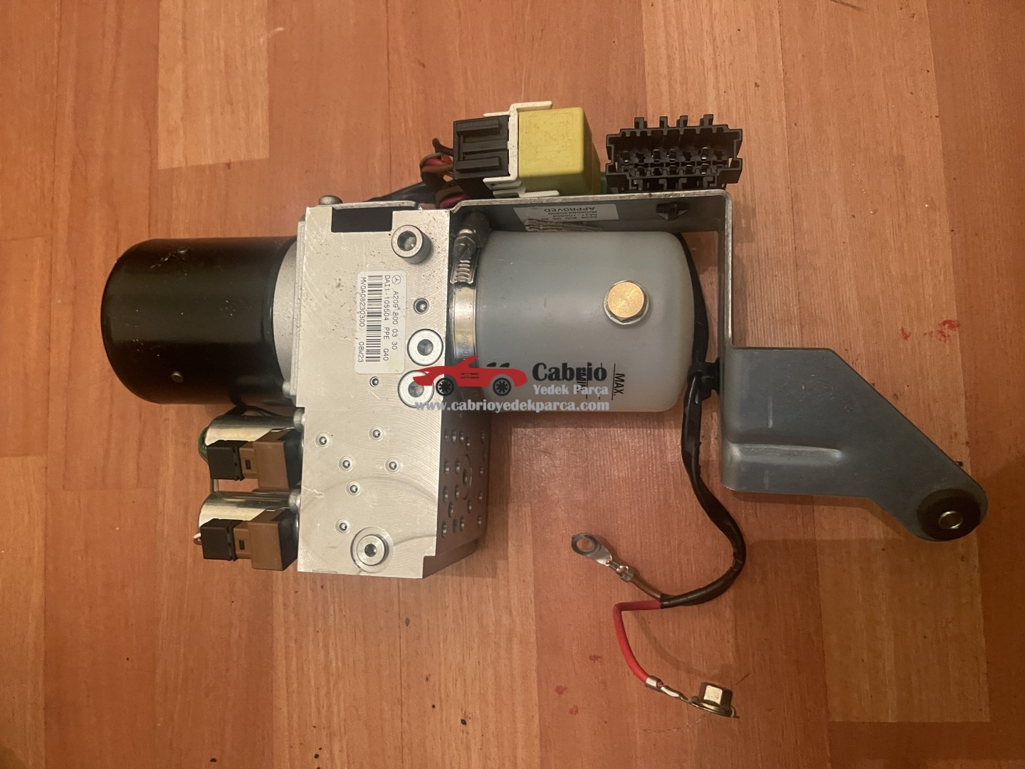 MERCEDES W209 CLK CABRİO UYUMLU ORJİNAL TENTE POMPASI TEMİZ ÇIKMA