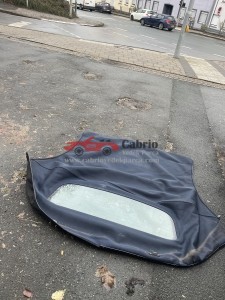 AUDİ TT 8N CABRİO TENTE MAVİ RENK CAMI ÜSTÜNDE ORJİNAL ÇIKMA TEMİZ  