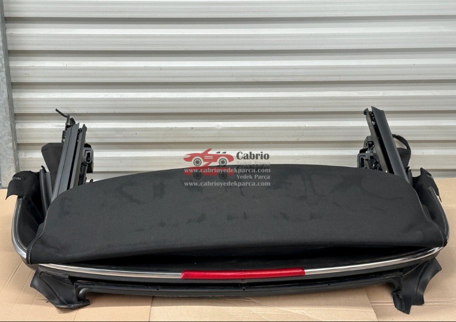 MİNİ COOPER F57 CABRİO KASA UYUMLU ORJİNAL CABRİO TENTE KOMPLE HALDEDİR ÇIKMA TEMİZ SİYAH RENK TENTE DIŞ BEZİ İÇ BEZİ İSKELETİ ÖN KİLİTLERİ MOTORU SPİRALLERİ TESİSATI ÜSTÜNDEDİR