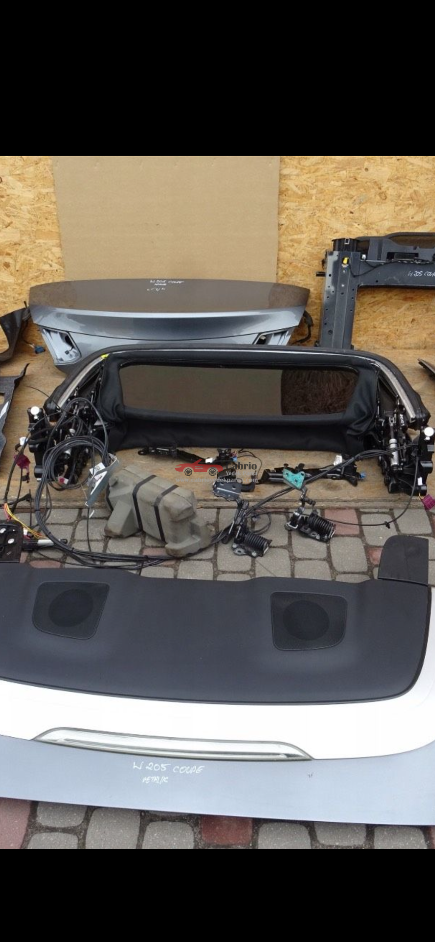 MERCEDES BENZ C KASA CABRİO W205 UYUMLU ORJİNAL CABRİO TENTE KOMPLE HALDEDİR ÇIKMA TEMİZ SİYAH RENK TENTE DIŞ BEZİ İÇ BEZİ İSKELETİ ARKA CAM ÖN KİLİTLERİ  TESİSATI ÜSTÜNDEDİR 