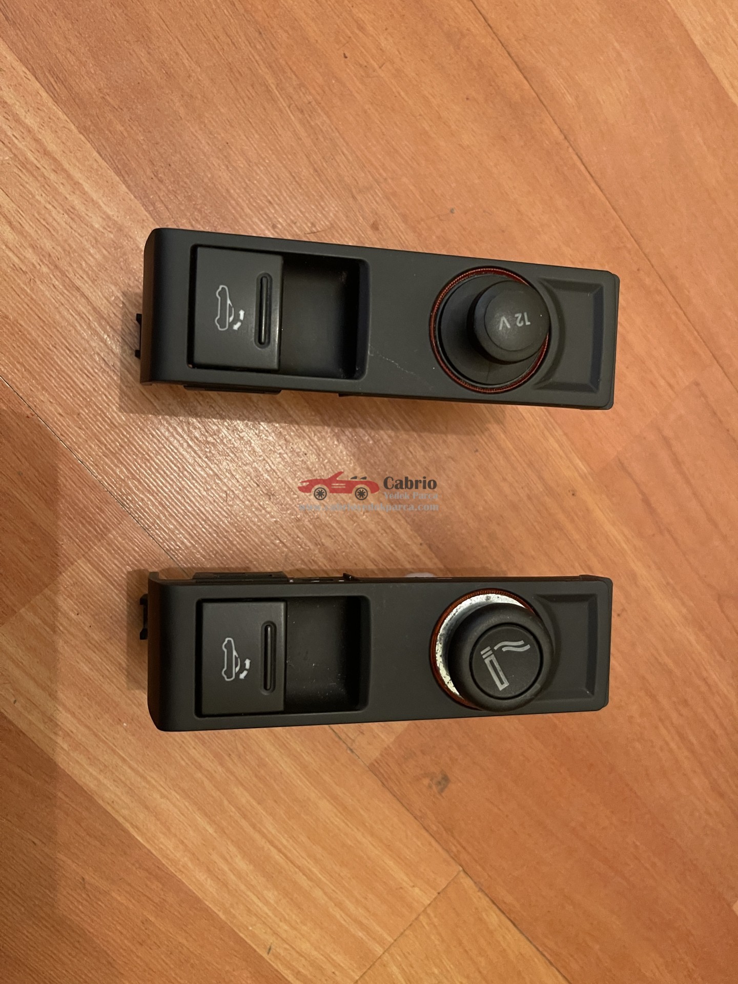 AUDİ A3 8P A4 B6 CABRİO UYUMLU ORJİNAL TENTE DÜĞMESİ ÇERÇEVESİYLE BİRLİKTE ÇAKMAKLIK TEMİZ ÇIKMA