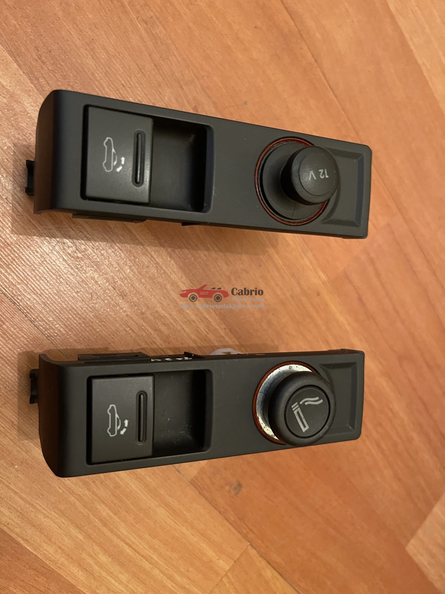 AUDİ A3 8P A4 B6 CABRİO UYUMLU ORJİNAL TENTE DÜĞMESİ ÇERÇEVESİYLE BİRLİKTE ÇAKMAKLIK TEMİZ ÇIKMA