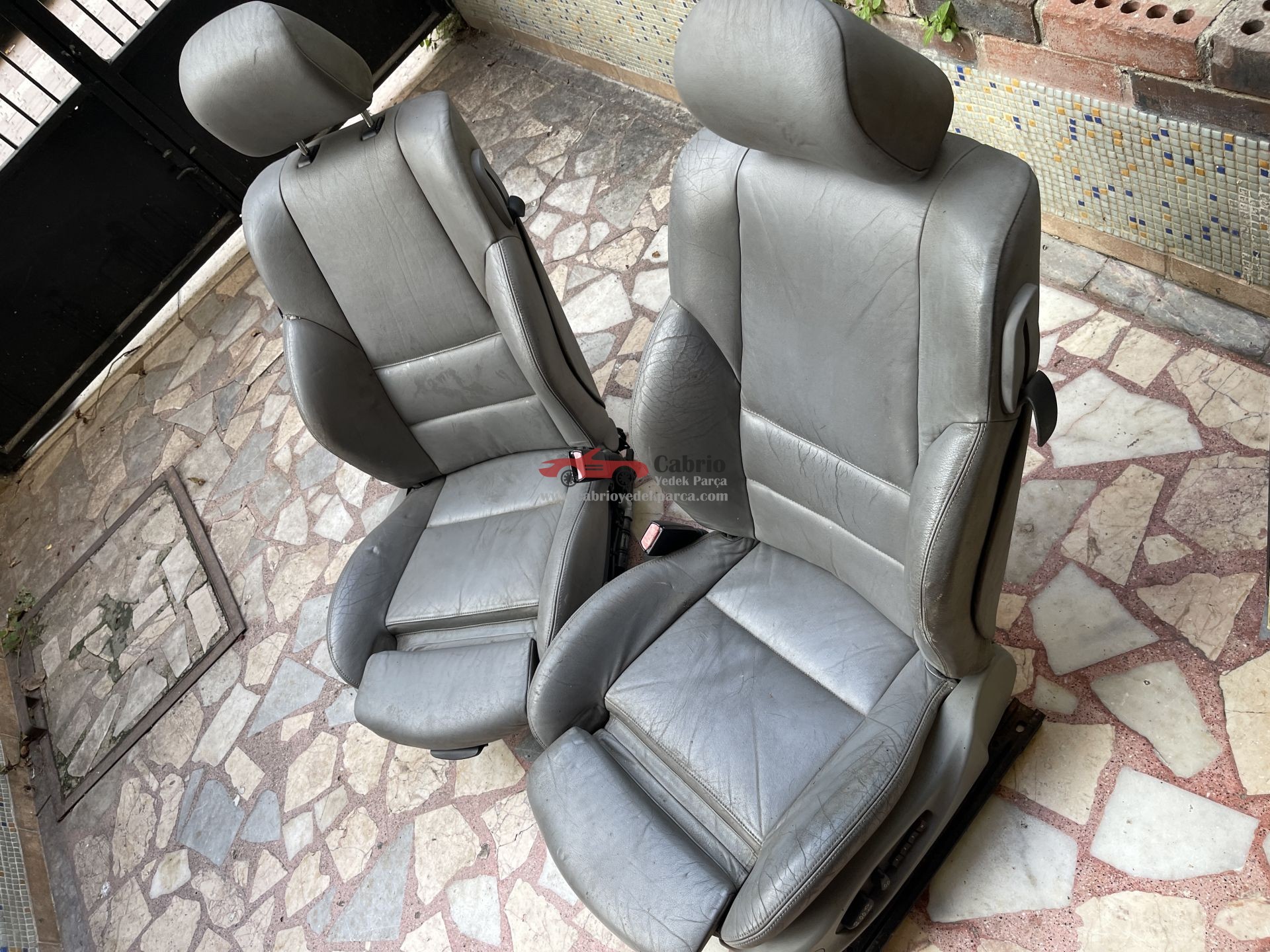 BMW E46 COUPE UYUMLU ISITMALI ELEKTRİKLİ MEMORY HAFIZALI RECARO GRİ DERİ SAĞ SOL ÇIKMA TEMİZ ORJİNAL ALMANYA SAĞDA MEMORY HAFIZALI OLAN İNGLİZLERLE KARŞILAŞTIRMAYIN