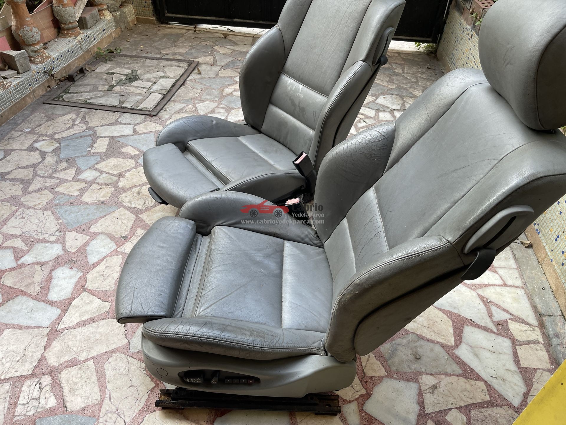 BMW E46 COUPE UYUMLU ISITMALI ELEKTRİKLİ MEMORY HAFIZALI RECARO GRİ DERİ SAĞ SOL ÇIKMA TEMİZ ORJİNAL ALMANYA SAĞDA MEMORY HAFIZALI OLAN İNGLİZLERLE KARŞILAŞTIRMAYIN