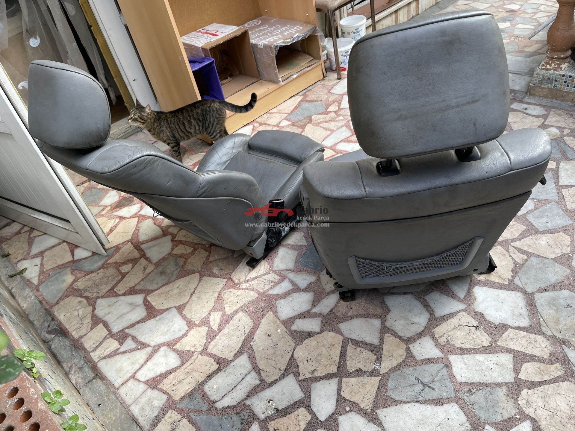 BMW E46 COUPE UYUMLU ISITMALI ELEKTRİKLİ MEMORY HAFIZALI RECARO GRİ DERİ SAĞ SOL ÇIKMA TEMİZ ORJİNAL ALMANYA SAĞDA MEMORY HAFIZALI OLAN İNGLİZLERLE KARŞILAŞTIRMAYIN