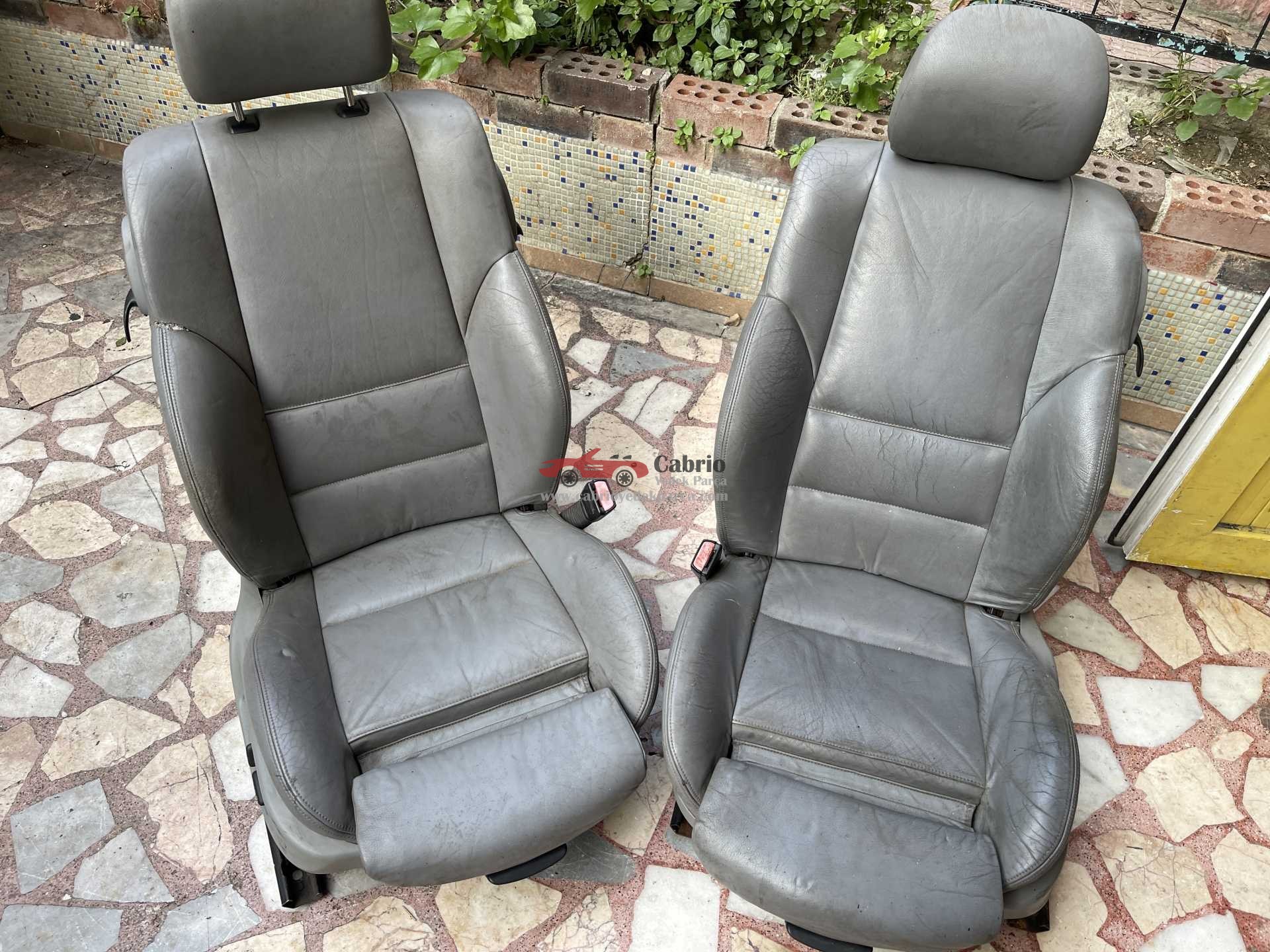 BMW E46 COUPE UYUMLU ISITMALI ELEKTRİKLİ MEMORY HAFIZALI RECARO GRİ DERİ SAĞ SOL ÇIKMA TEMİZ ORJİNAL ALMANYA SAĞDA MEMORY HAFIZALI OLAN İNGLİZLERLE KARŞILAŞTIRMAYIN