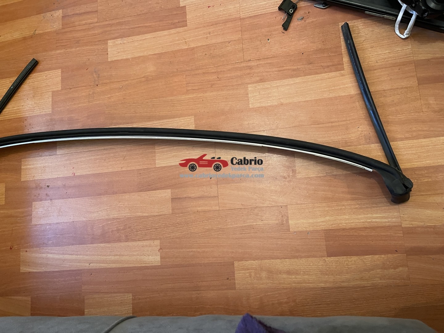 BMW E89 Z4 CABRİO UYUMLU ORJİNAL TENTE HARDTOP ÖN CAM FİTİL ÖN DİREK A FİTİL ÇIKMA TEMİZ