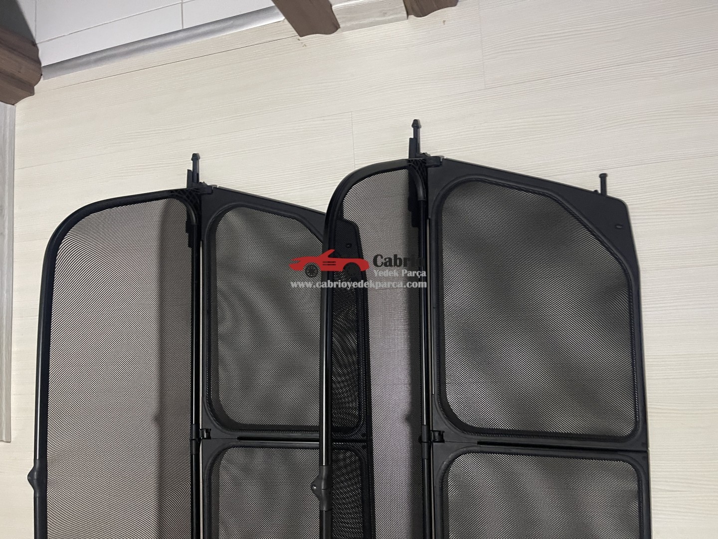 BMW E88 1 ER KASA CABRİO UYUMLU ORJİNAL SİNEKLİK RÜZGARLIK ÇANTASIYLA BİRLİKTE ÇIKMA TEMİZ 