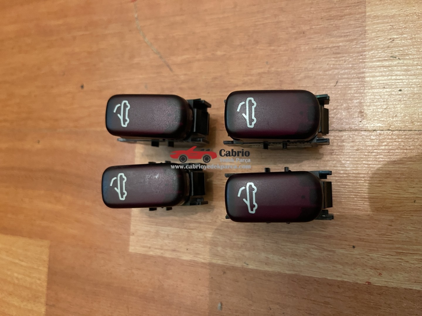 MERCEDES CLK W208 CABRİO UYUMLU TENTE DÜĞMESİ SIFIR ORJİNAL 