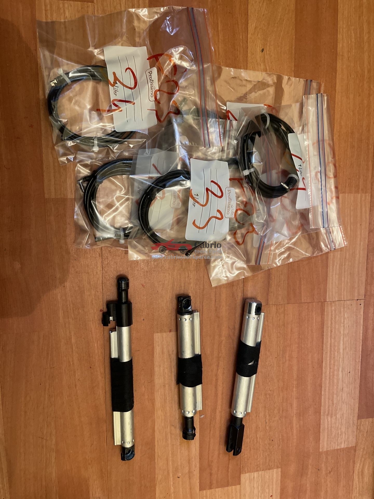 BMW 2 KASA SERİ 218İ 235İ 220İ 225D CABRİO BMW F23 UYUMLU ORJİNAL TENTE AMERTİSÖRÜ ÇIKMA TEMİZ