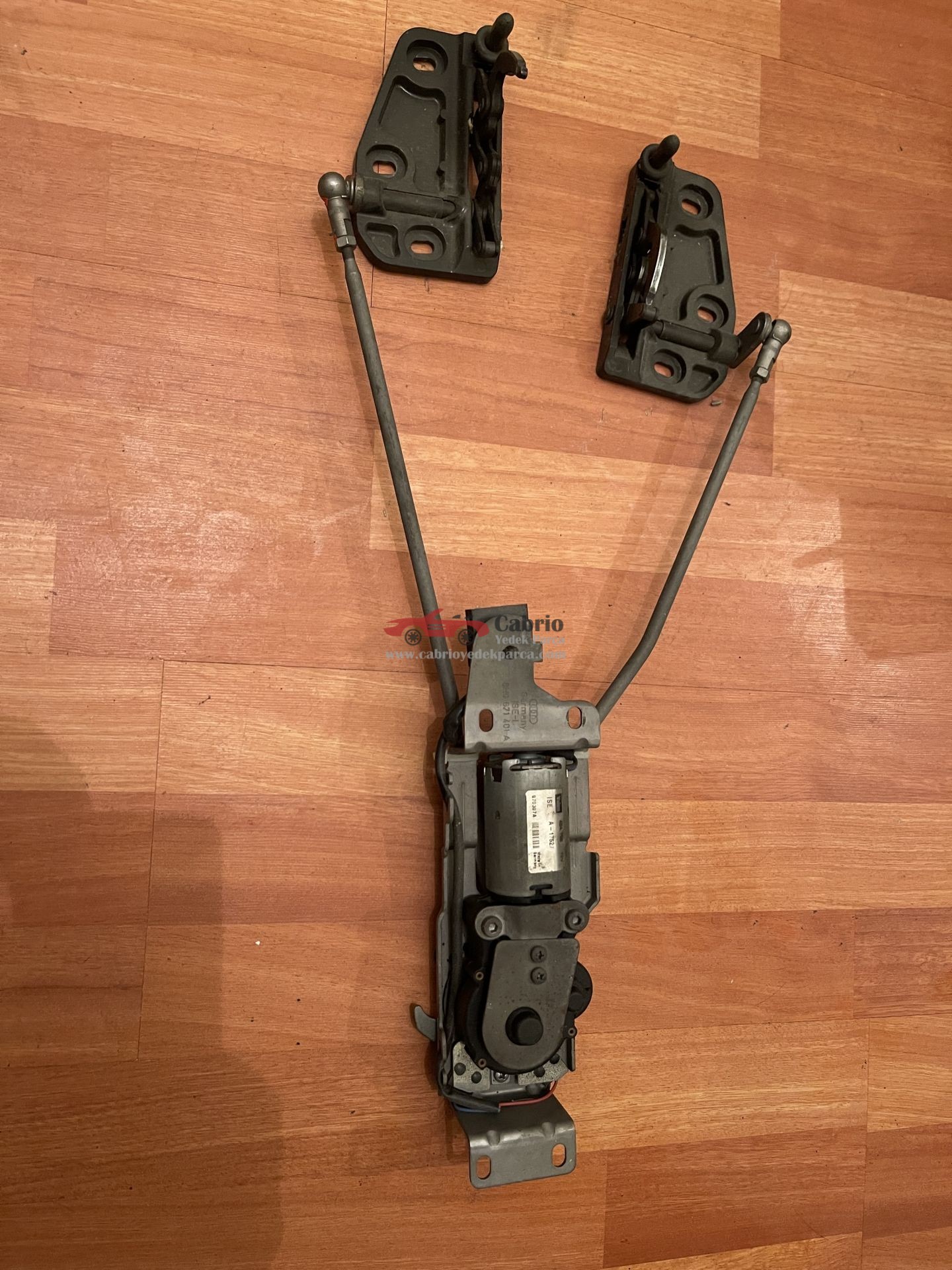 AUDİ A4 CABRİO 8H0871401 UYUMLU ORJİNAL TENTE ÖN KİLİT SAG SOL VE MOTORU ÇIKMA TEMİZ