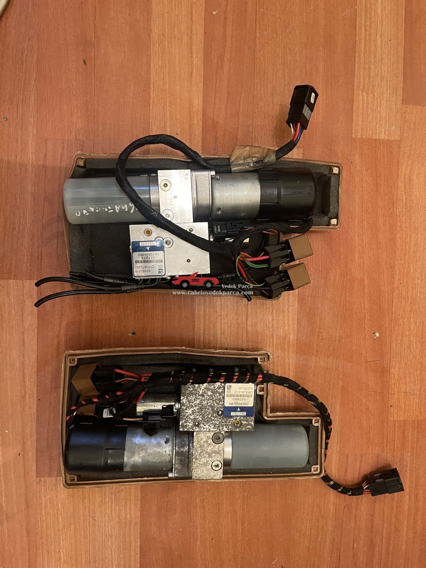 OPEL TiGRA B TWİNTOP 93162375 CABRİO COUPE UYUMLU TENTE HARDTOP POMPASI ÇIKMA ORJİNAL 80 BİNDEKİ ARAÇTAN SÖKÜLDÜ