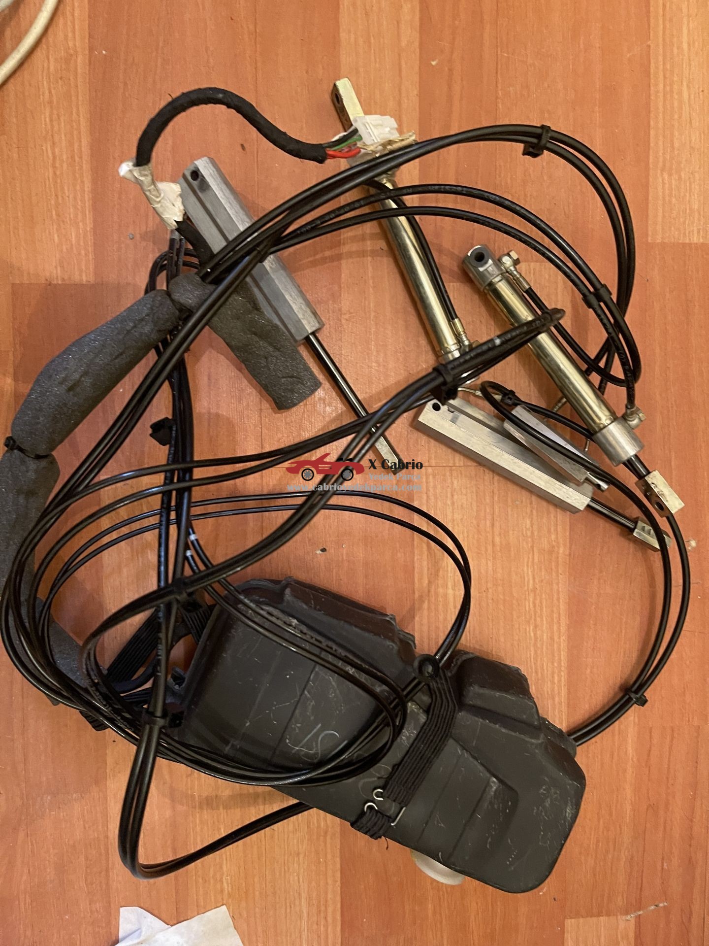 PEUGEOT 206 CC CABRİO UYUMLU ORJİNAL TENTE MOTORU ÇIKMA TEMİZ